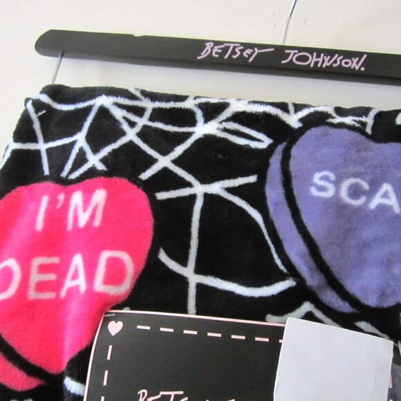 Betsey Johnson Conversation Heart Halloween Ultra Soft Plush Throw Blanket Home - Picture 4 of 7